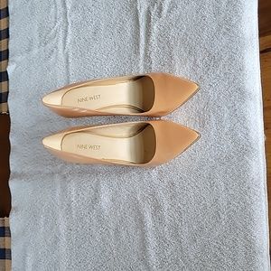 Nine West Nude Gold Tip Leather Pumps Size 7.5